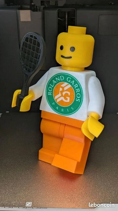 Tennisstijlfiguur – met gebakken aarde en racket in de hand 🎾 (20cm) – photo 2